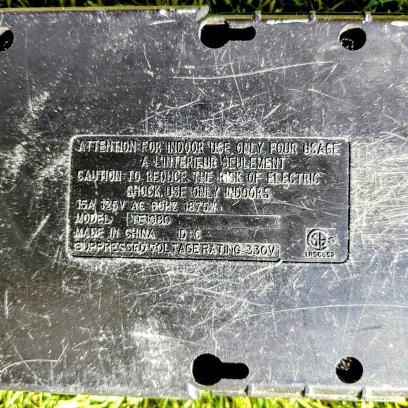 Dynex TE1080 8ft Corded 10-Outlet Surge Protector/RJ-11/Coaxial Input/Output GUC - Picture 4 of 4